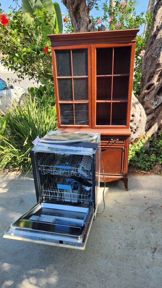 ANTIQUE MAHOGANY CABINET FREE AND BOSCH WORKING DISHWASHER FREE