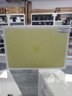 Apple 13" MBN A18/8GB/512GB Open-Box - April 21 2027