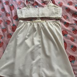 Baby Yellow Woman’s Dress; Crème Colored Hollister Jeans; A&F Cargo; Gray Jeans