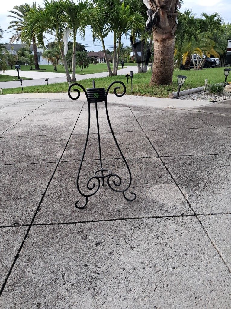 Gassing Ball/Candle Holder