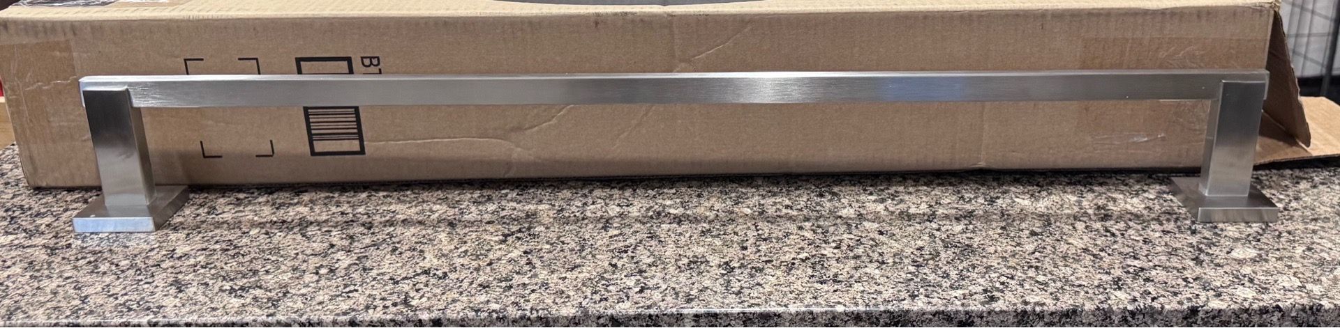 32” single towel bar