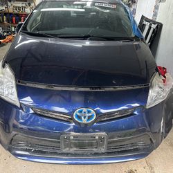 2012 Toyota Prius for parts. Car run and drive. Body 2010-2015. Text me what parts you need. Thanks  