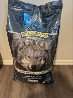 New/Sealed Blue Buffalo Wilderness Chicken + LifeSource Bites (Adult) 28 lb