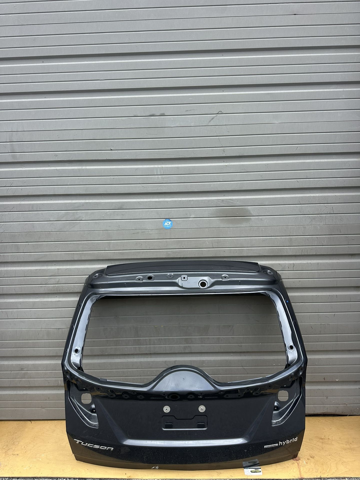 HYUNDAI TUCSON ORIGINAL REAR TAILGATE 2022-2024