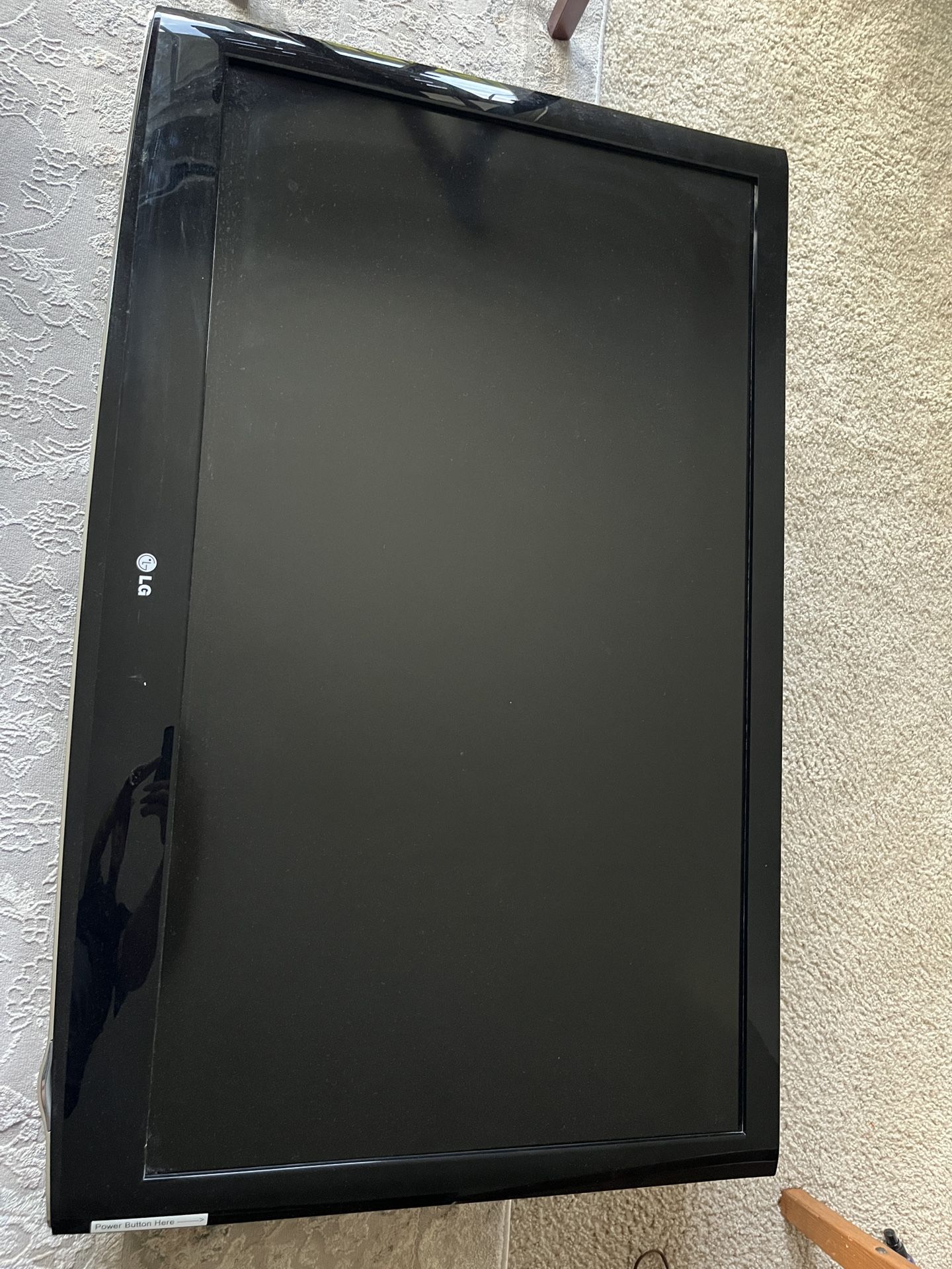 LG 50inch TV With Wall Mount