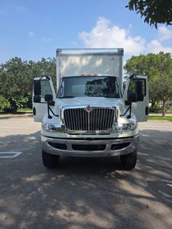 2020 INTERNATIONAL MV607 SUPREME 26' BOX, ALUM LIFTGATE