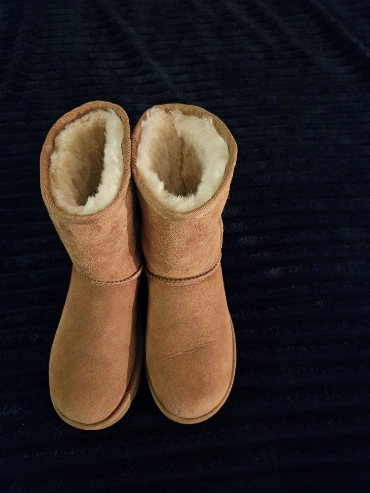 UGG BOOTS