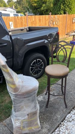 2 Metal Bar Stool with Cushioned Seat
