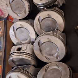 289 Ford .060 Stock Replacement Pistons.  Used Low Miles Like New. 35th Ave And McDowell Phx 