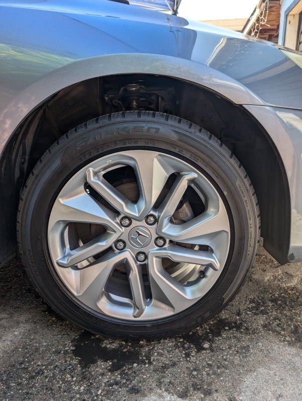 Honda Accord/Civic OEM 17" Wheels & Falken Tires – Great Deal!