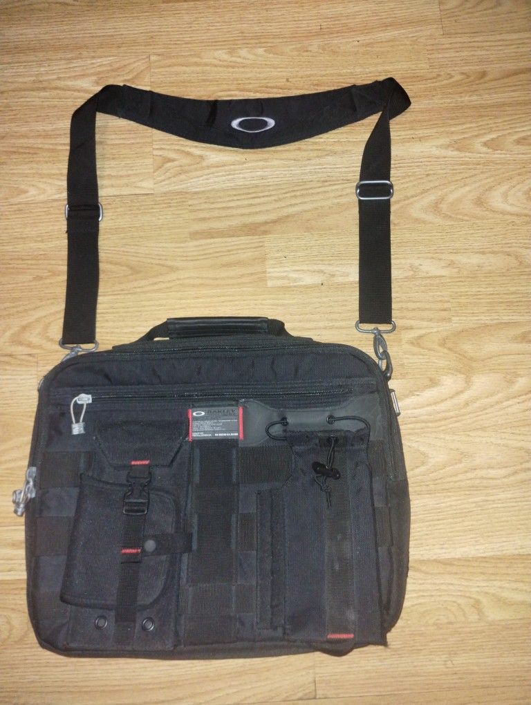 OAKLEY TACTICAL FIELD GEAR AP BAG SI Briefcase Laptop Messenger Day Pack.