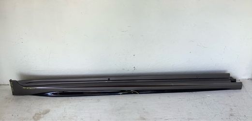 2018 2023 Toyota Camry right rocker molding (4)
