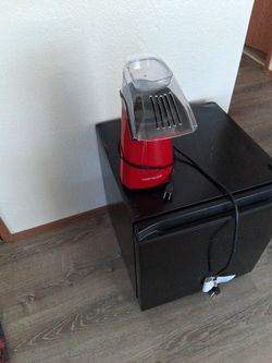 Hisense mini fridge and popcorn maker