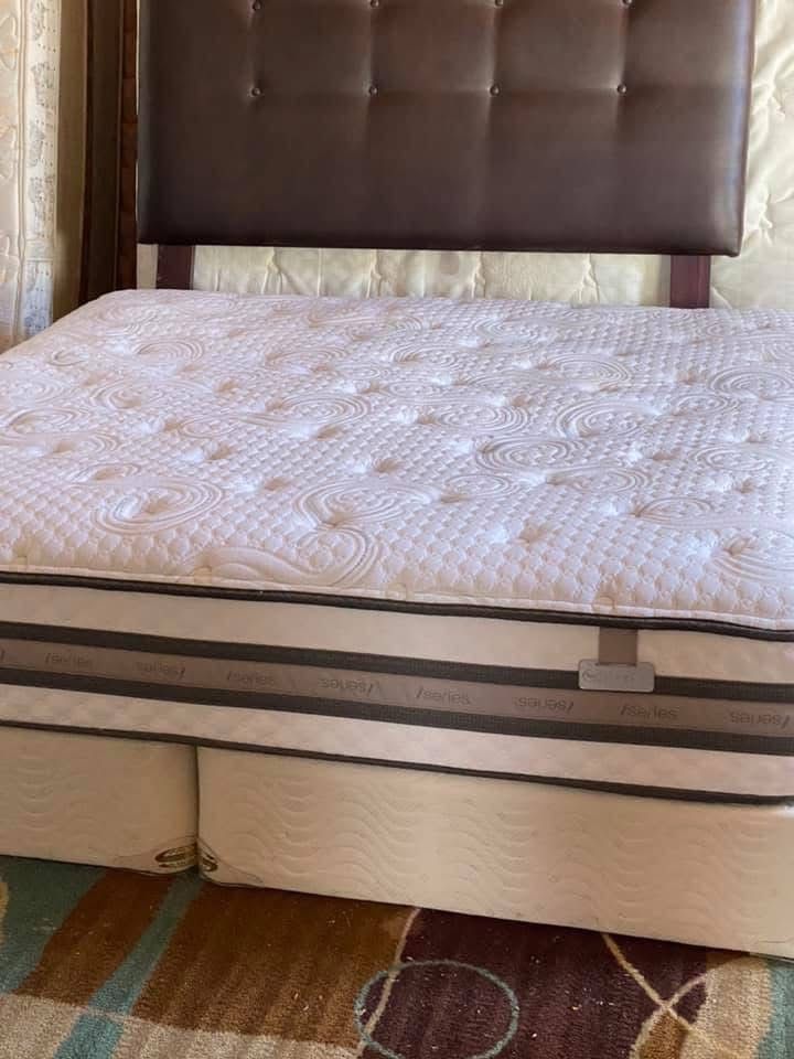 USED KING SIZE SERTA MATTRESS WITH BOX SPRINGS DELIVERY π AVAILABLE