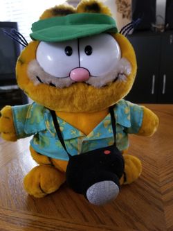 Garfield stuffed toy cat Tourist Camera Visor Hawaiian Vacation Vaccinated collectable