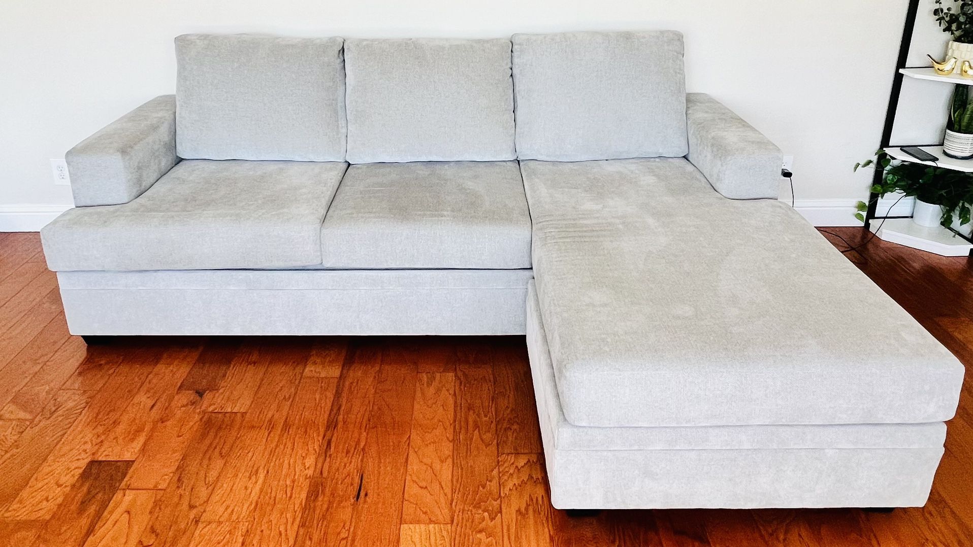 Sofa With Chaise