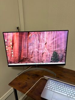 UltraFine or LG 27-inch flat monitor