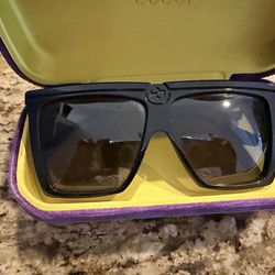 Sunglasses comes with box