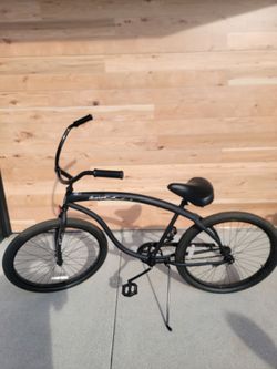 Firmstrong
Bruiser
Single-Speed
Men’s
Cruiser
Bike