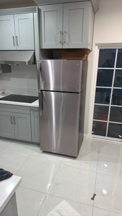 GE refrigerator top bottom
