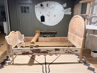 Free antique twin bed