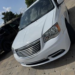 2016 chrysler town and country