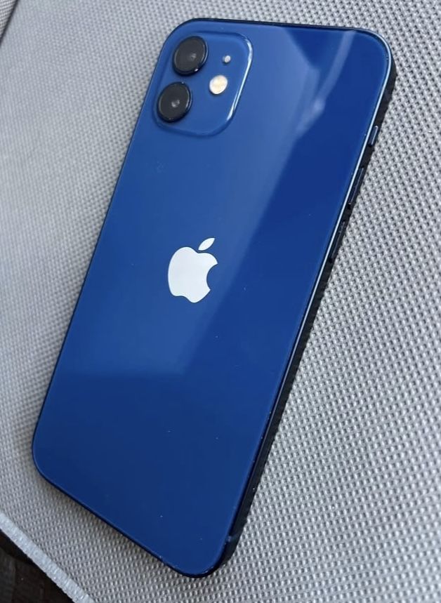 iPhone 12 Unlocked 64GB Excellent Condition