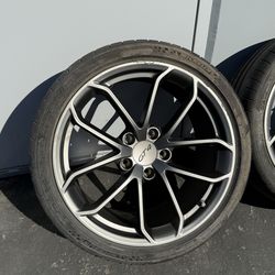 Porsche GT4 wheels - one front and one rear