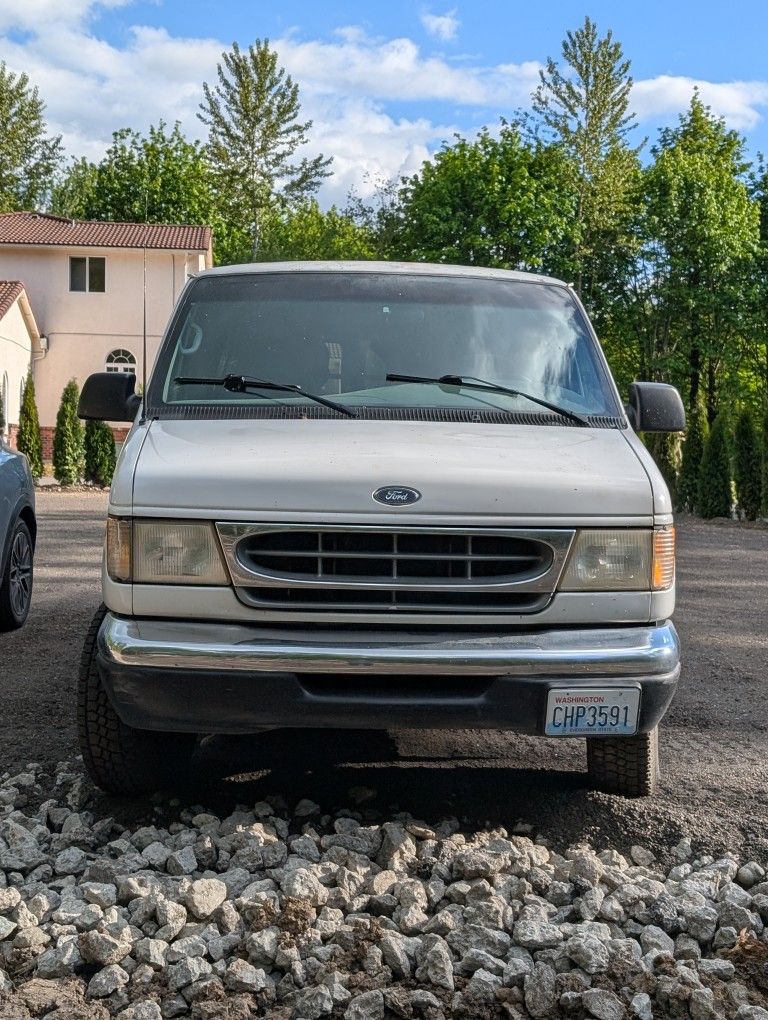 2001 Ford E350