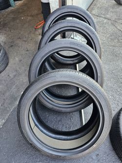 I am selling this set of tires HANKOOK ION EVO AS SUV 255/40/20" 80%