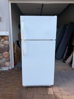 Whirlpool refrigerator freezer - can deliver!