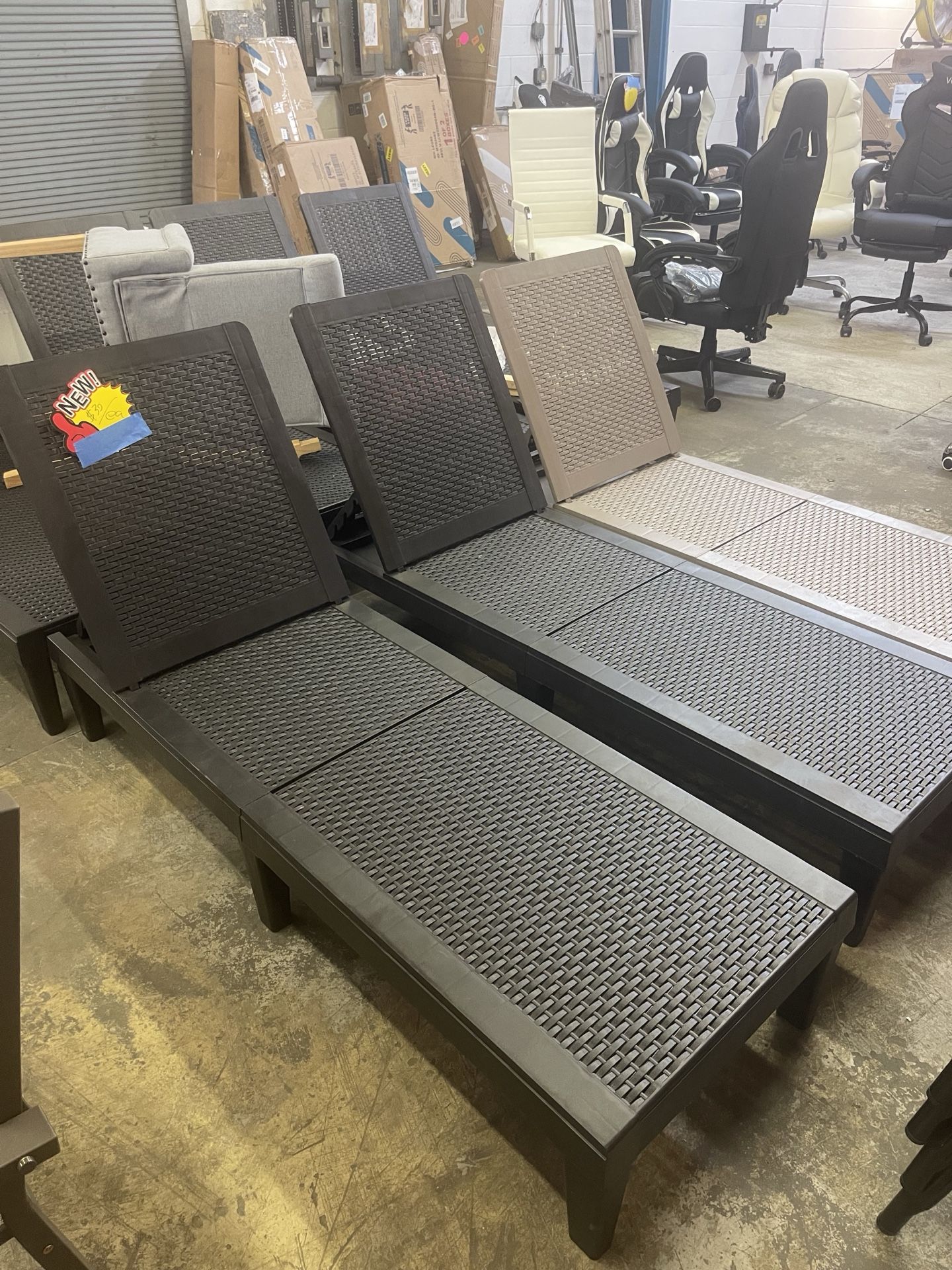 Outdoor Chaise Lounge Chair , Outside Pool Patio, Adjustable Waterproof Easy Assembly Chaise Lounge Outdoor (Black, brown) 🔥$30 each🔥 💥Brand new💥 