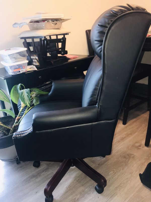 New And Used Chair For Sale In Elkhart In Offerup