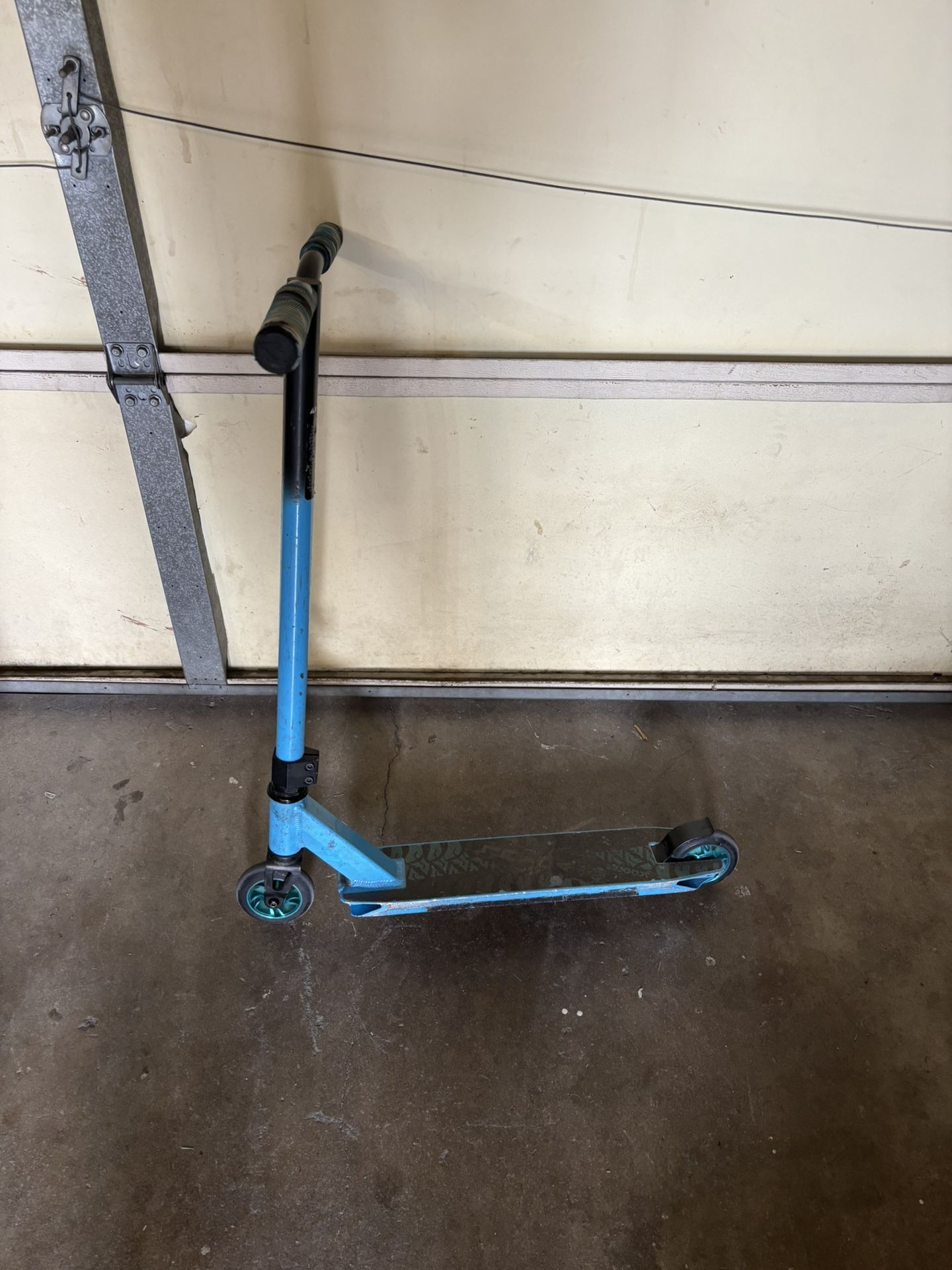 Blue Pro Scooter