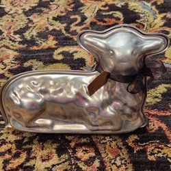Vintage Light-Weight 3-D Aluminum Lamb Mold