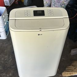 LG Portable AC Unit Model Lp1111WXR