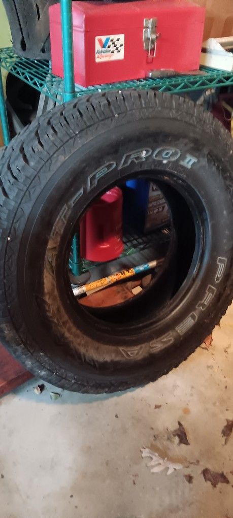 Presa At-Pro 2 Truck Tire