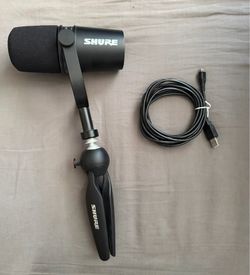 Shure MV7 Microphone