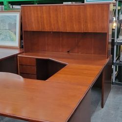 P Top U-Shaped Desk w/Hutch