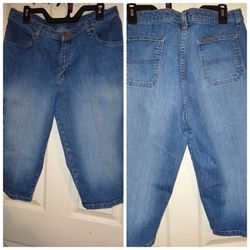 Women's shorts/Capri size 16