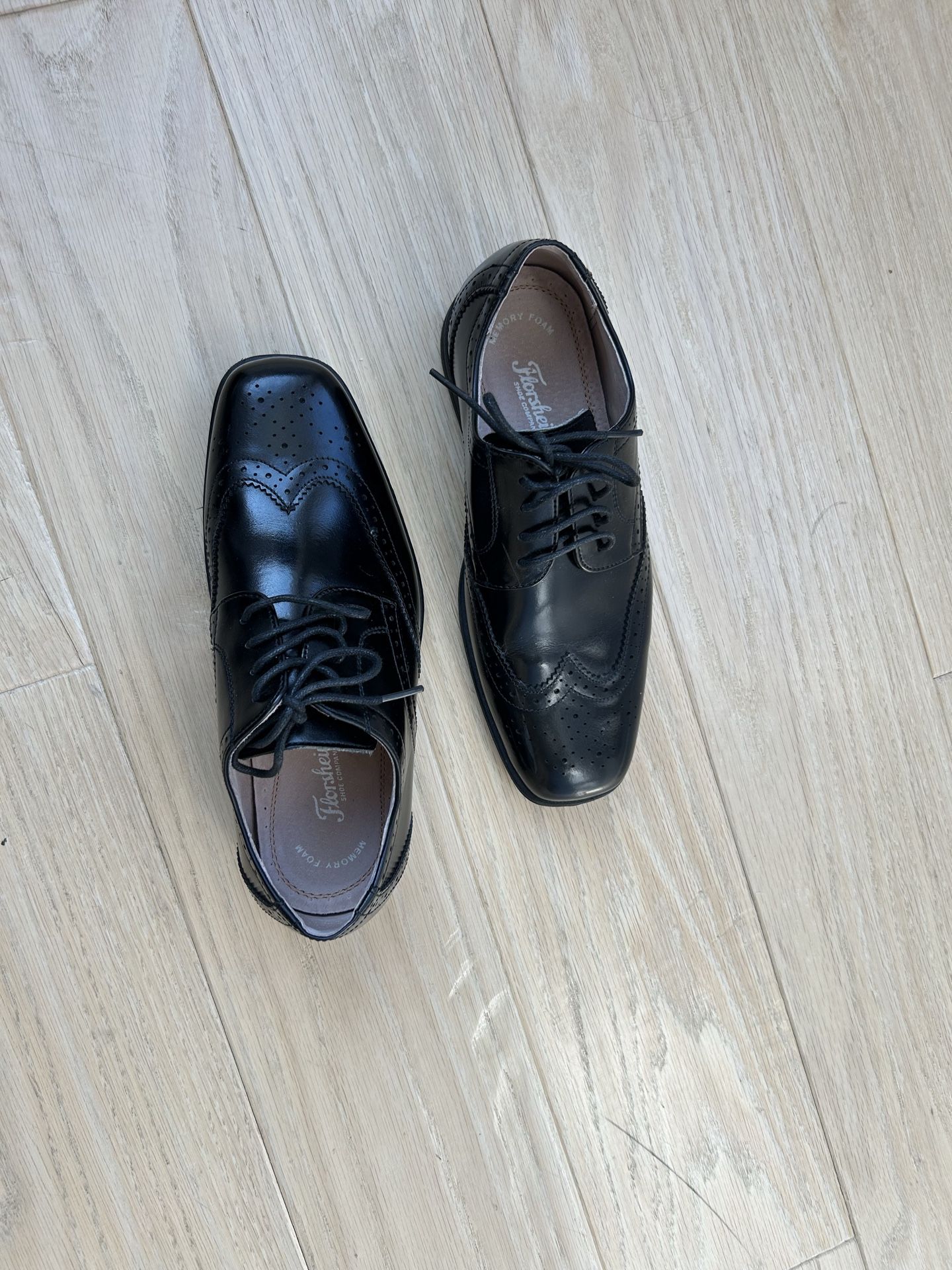 Florsheim kids black dress shoe