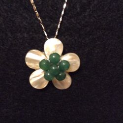 Hawaiin Mothers Of Pearl Pendant On A 20” Silver Plated Chain.  Item Is New. Hawaiian Jewelry 