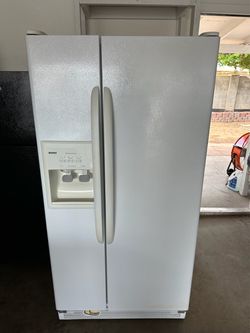 Kenmore Refrigerator (1 month warranty)