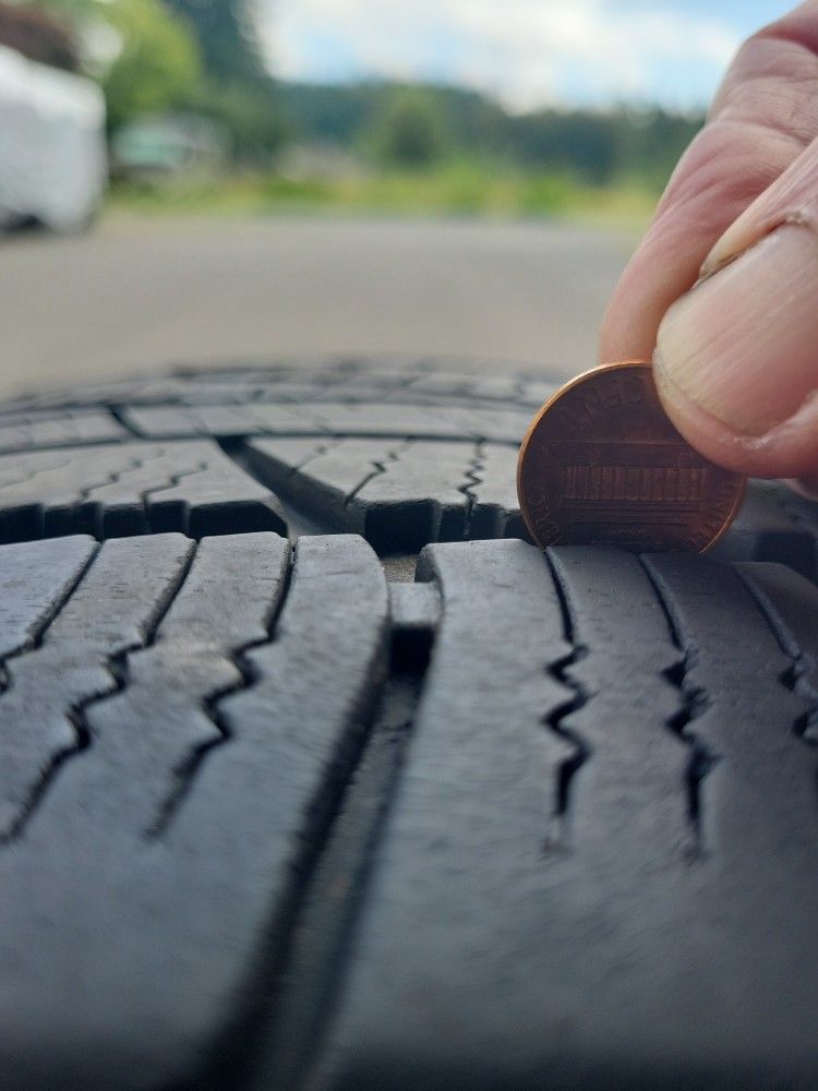 Goodyear ASSURANCE TIRE s