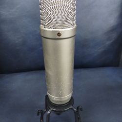 Rode NT1 Condenser/ Microphone 