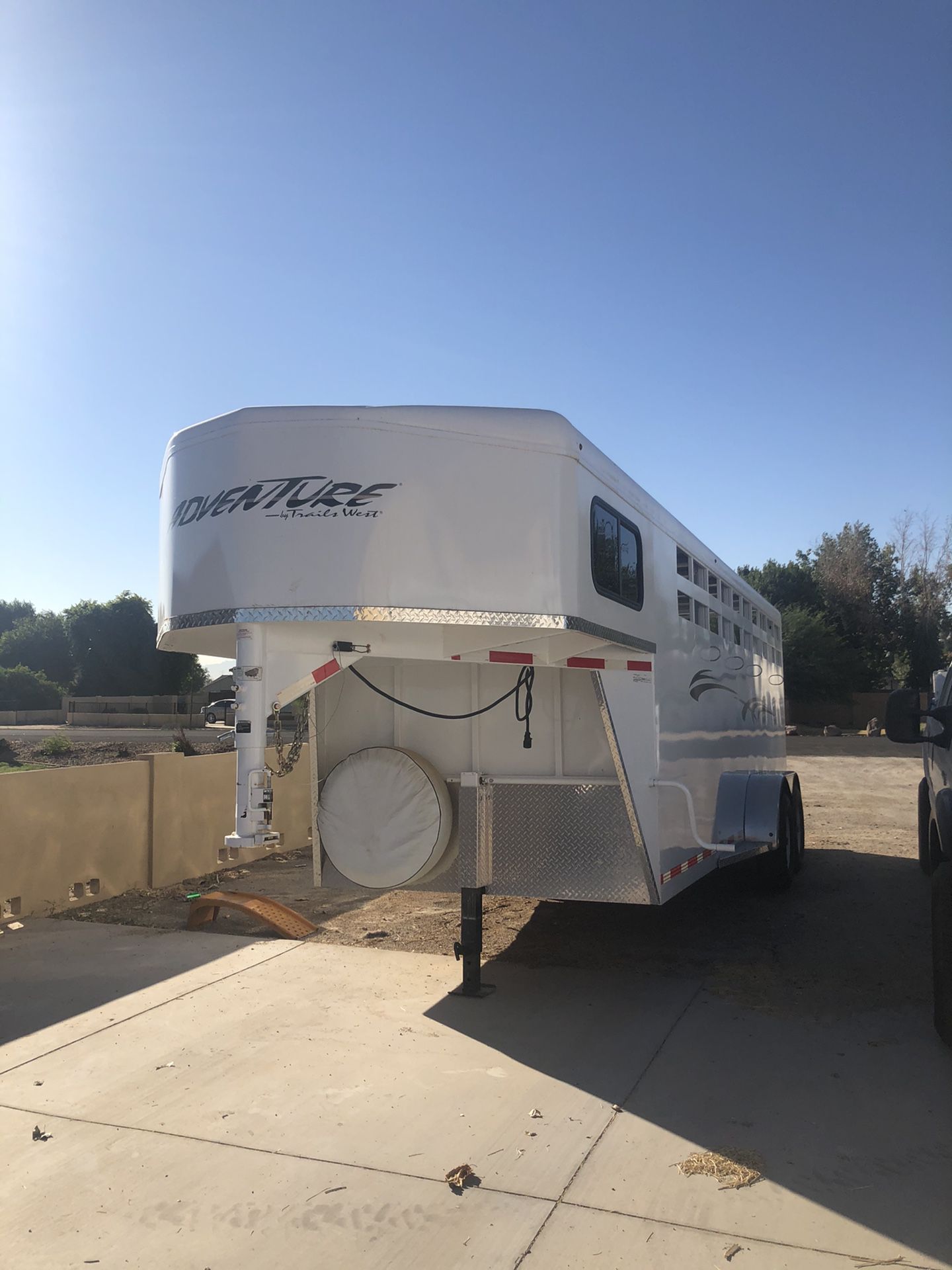 2019 Trails West 4 horse gooseneck trailer