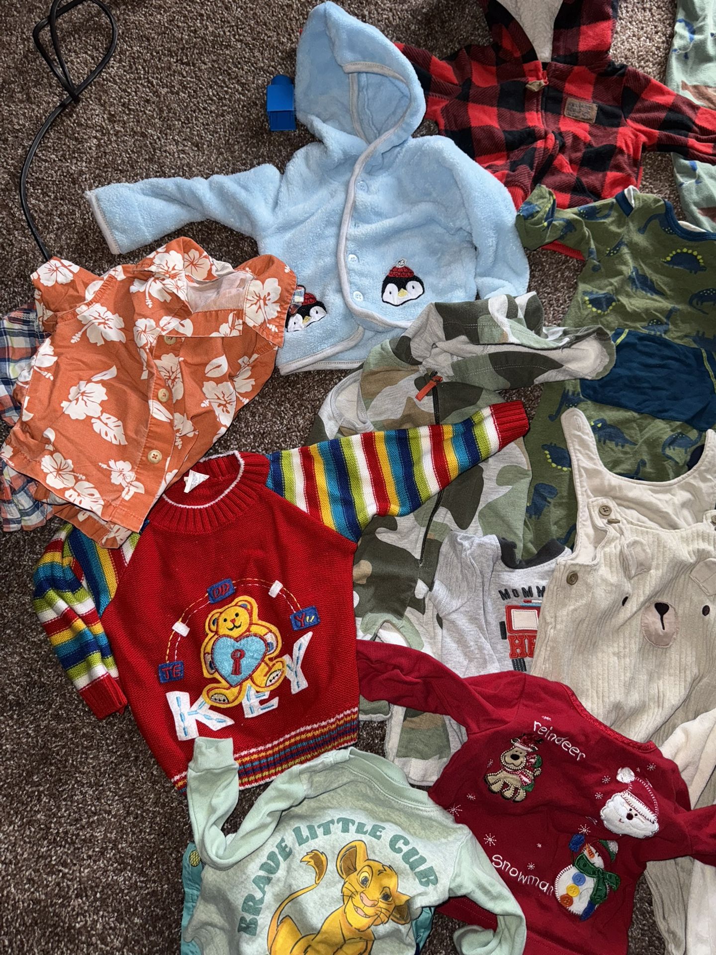 18 Pieces Like New Condition For $18 Baby Boy Size 6-9months