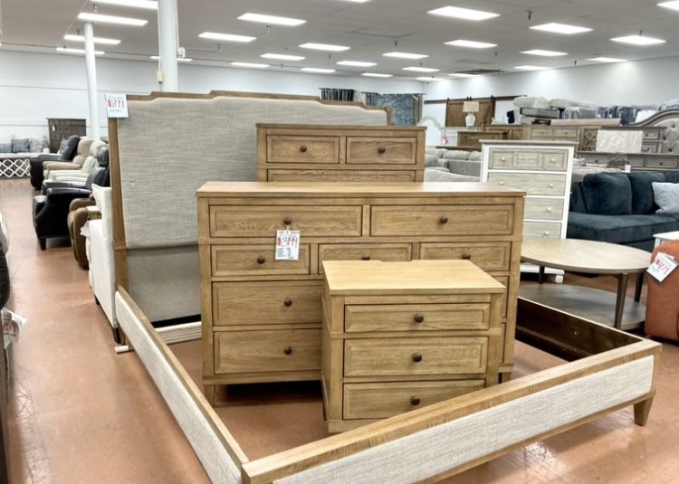 New King Bedroom Set — SPECIAL