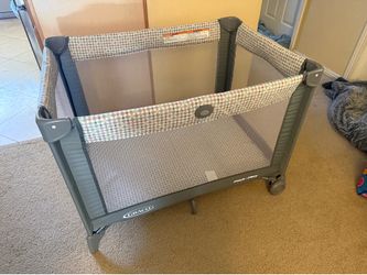 Pack N Play - Graco