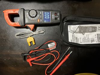 Digital clamp meter